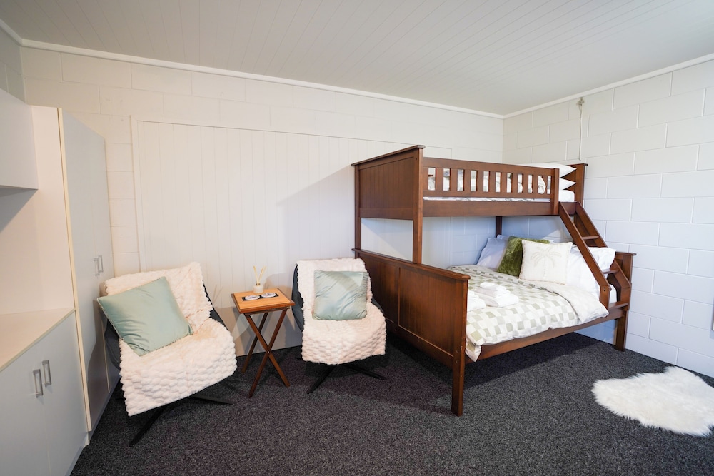 Kiwi Retreat By Aotearoa Escapes