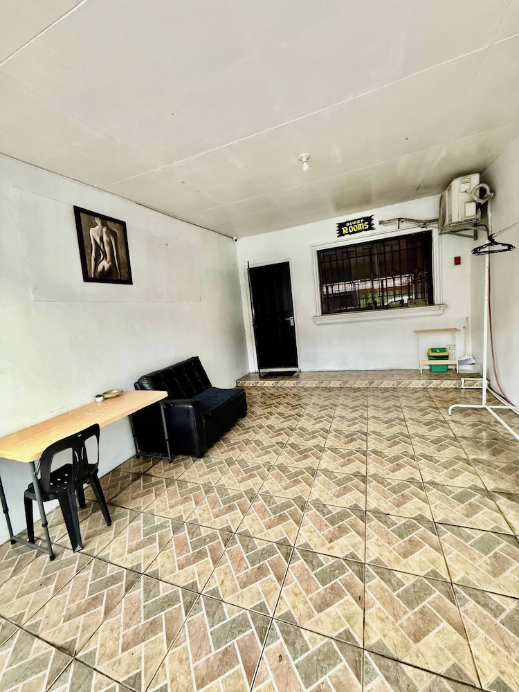 Axon Cozy Modern House #B Near The Walking Street