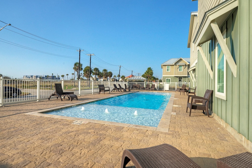 Villa La Isla Family Condo With Pool Near Corpus Christi s Best Beaches Dining