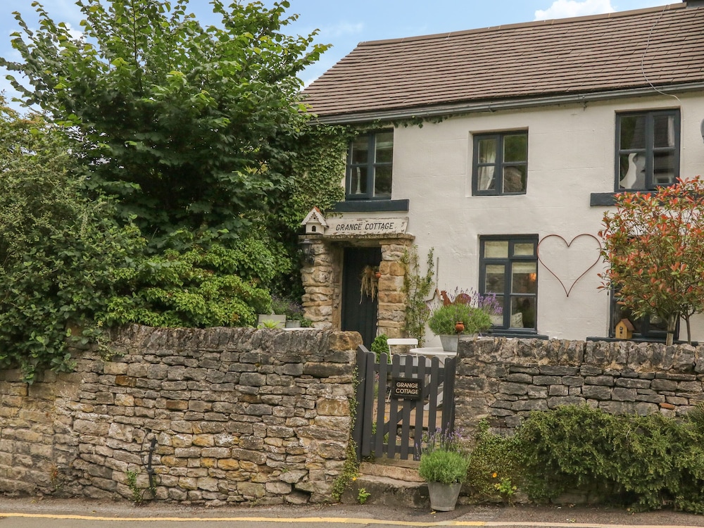 Hope Valley Vacations - Grange Cottage - Property Image 1