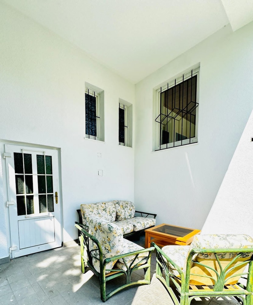 Cozy Garden Villa near Danube For 16P