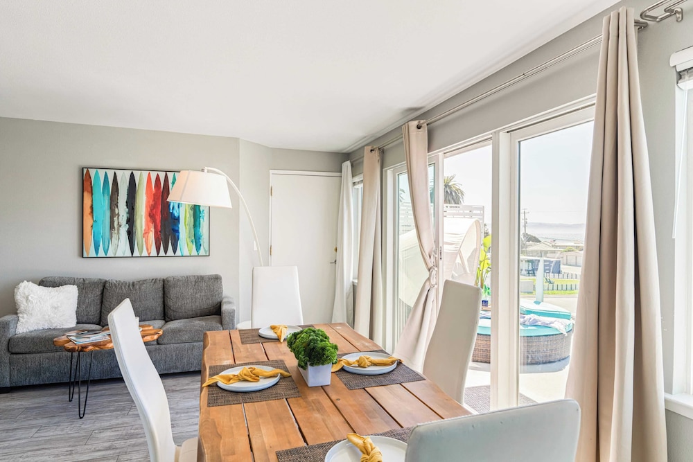 Cayucos Duo 2 Bungalows w/ Views & Lounge Space Pet Friendly