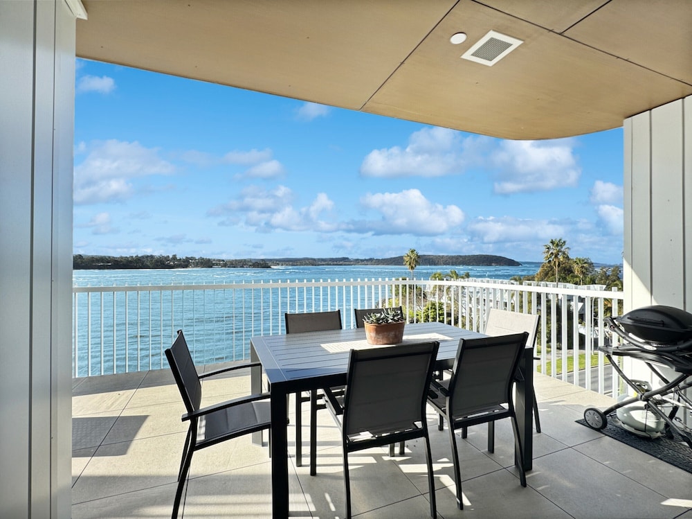 Deluxe 3-bed Unit With Views
