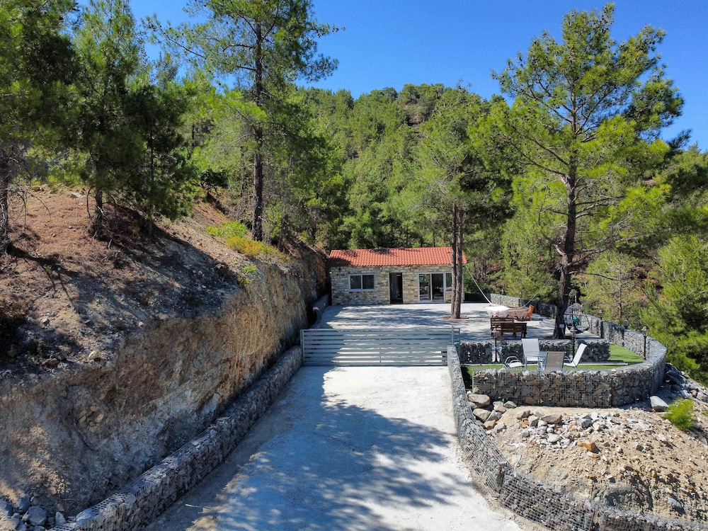 Phaedrus Living: Palaiomylos Forest Residence