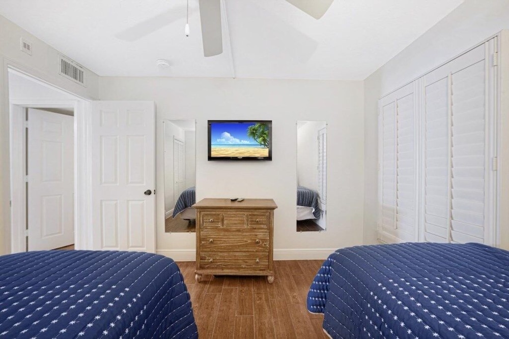 South Seas Beach Villa 2538 3 Bedroom Condo