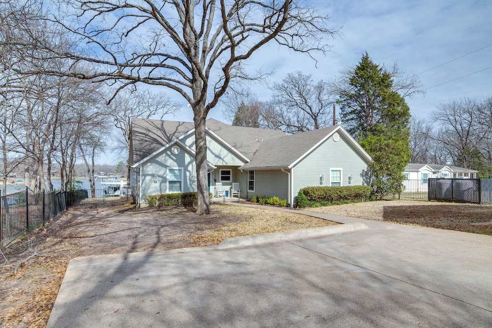 Dock & Lake Access: Gem on Cedar Creek Reservoir
