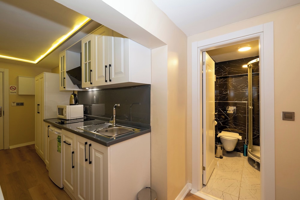 Aiza Suites - Image 27