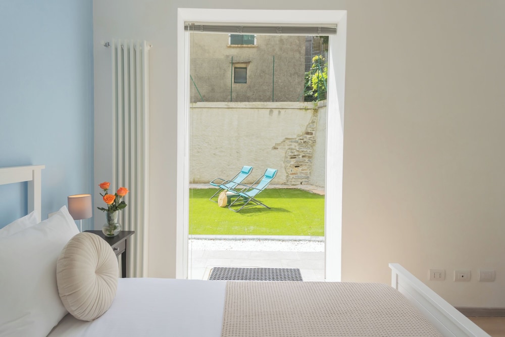 La Quiete With Private Garden by Rent all Como