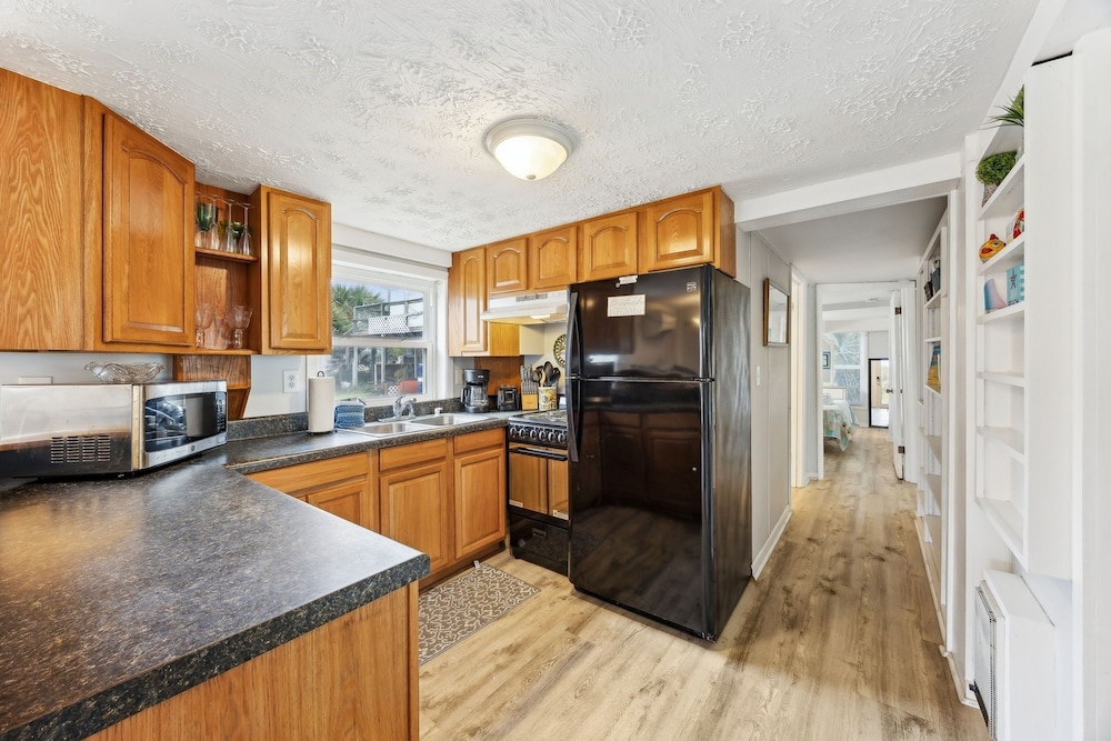 124 S Fletcher - Downstairs 3 Bedroom Duplex
