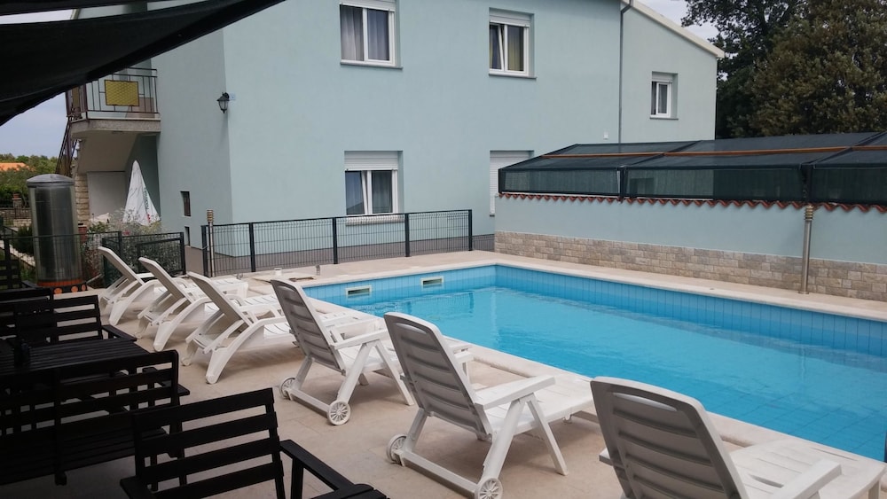 Apartments Tanja 100