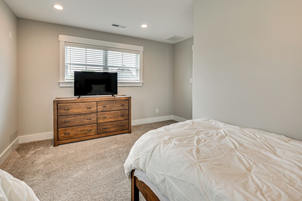 14 Mi to Mammoth Cave NP: Spacious Family Home