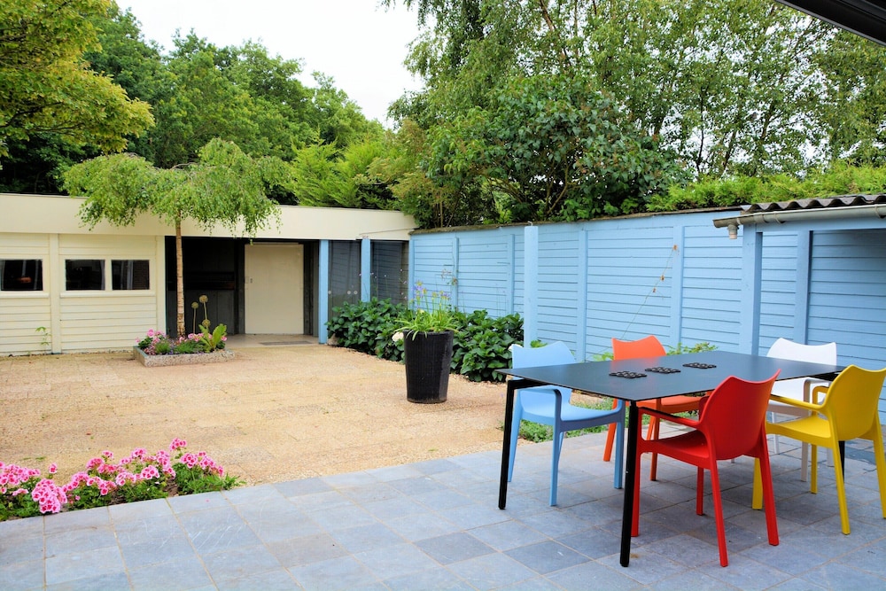 Fresh & Colorful Holiday Home near Beach, Sea, Dunes, & Lake