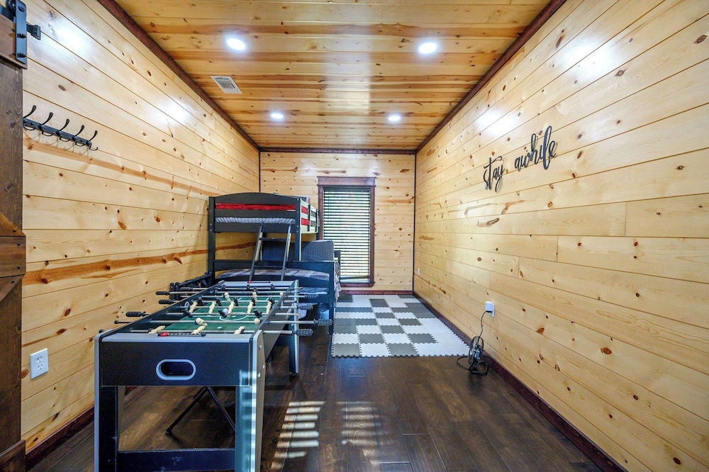 Feelin' Froggy Cabin for 11