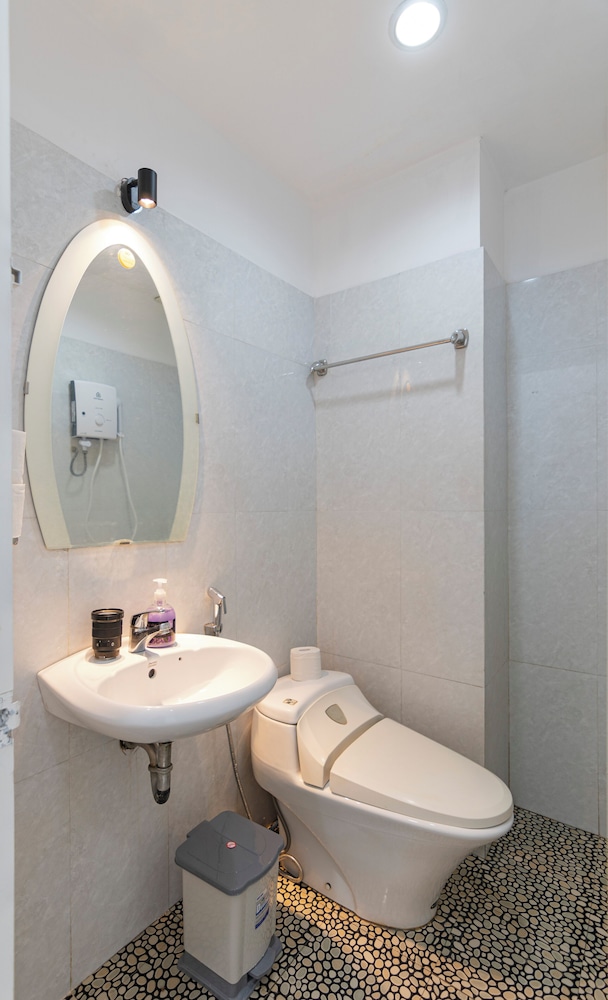 Le Places The Center House District 1