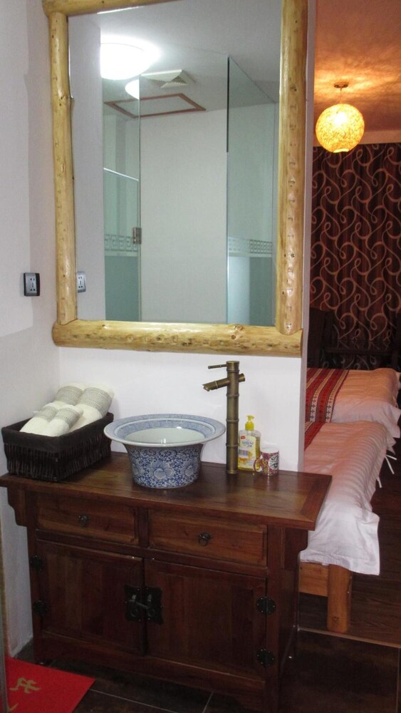 Nirvana Hotel - Hostel