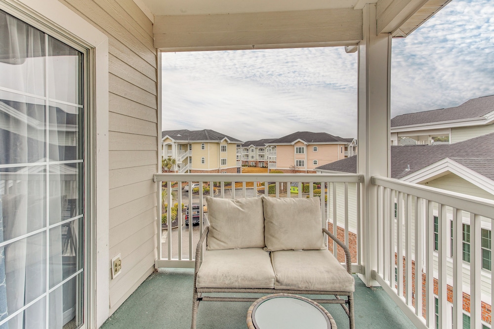 2 Mi to Ocean: Myrtle Beach Condo w/ Balcony