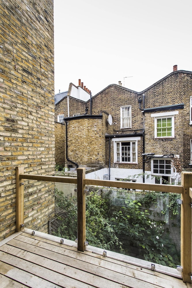 First Street II by Onefinestay
