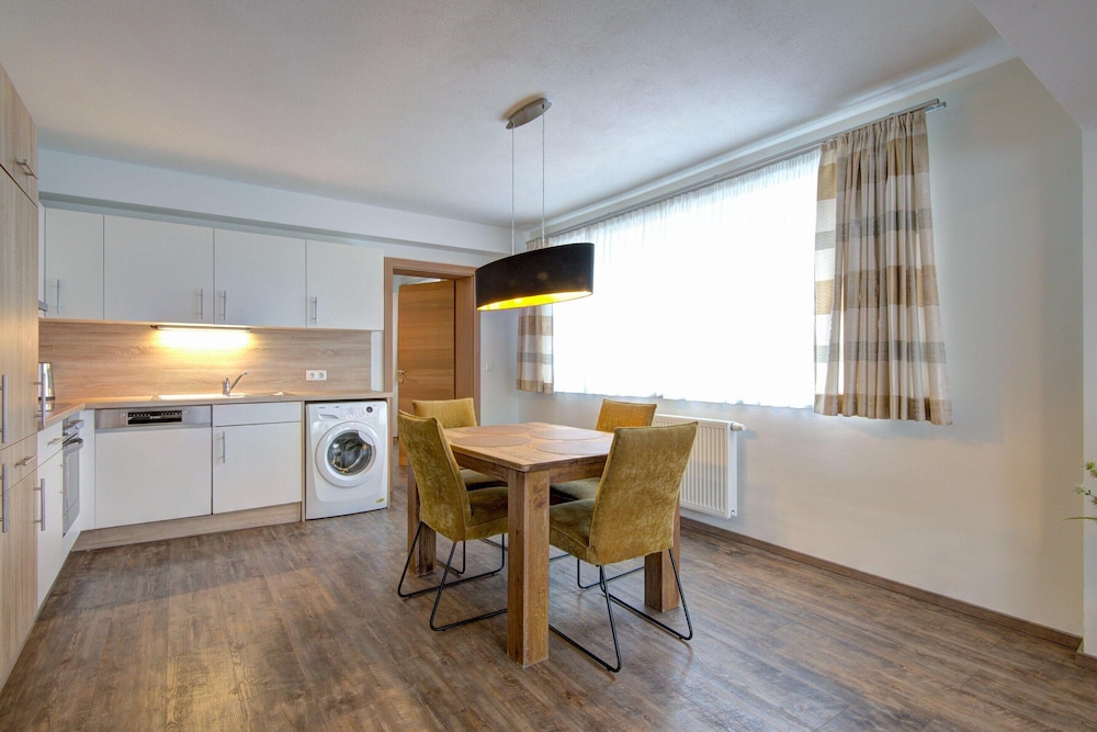 Mountain View Ski Apartment