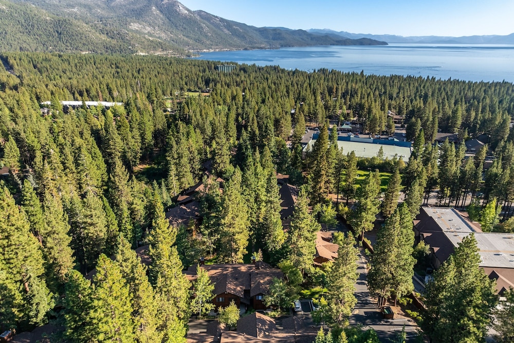 Northwood Mountain Views Sauna Balcony Tahoe Group Retreat