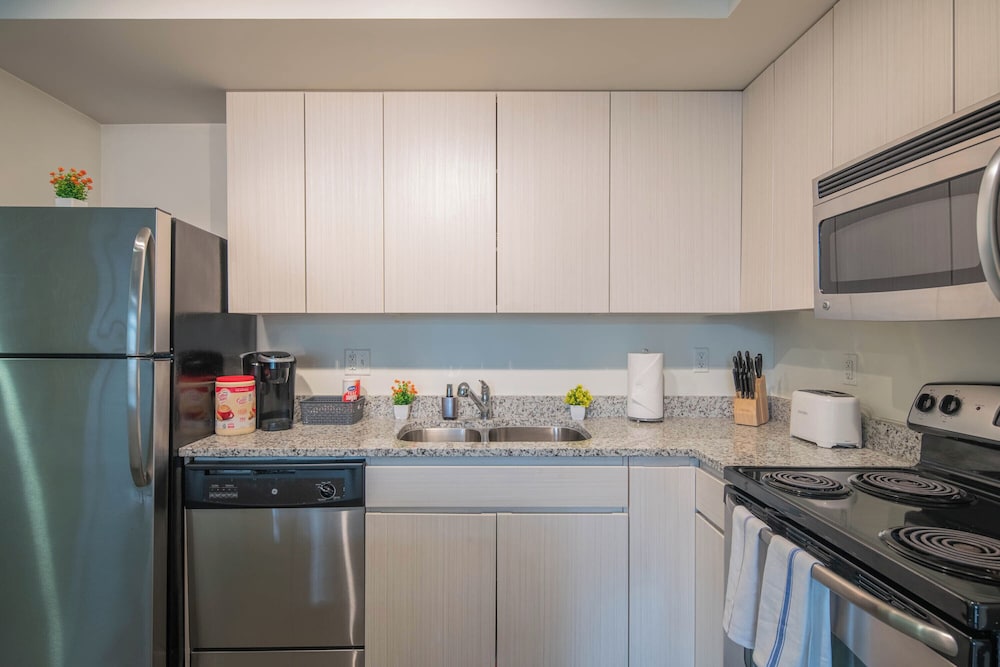 ROVE LIVING/KL - Roosevelt Point