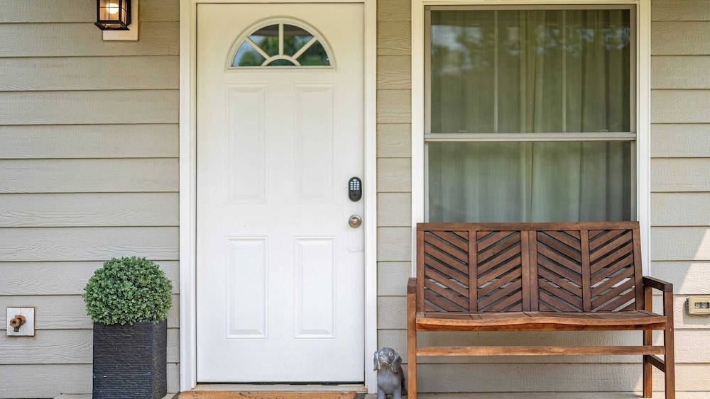 10 Townhomes, Sleeps 89 6 Mins to DT Asheville Sycamore Cove by Avantstay