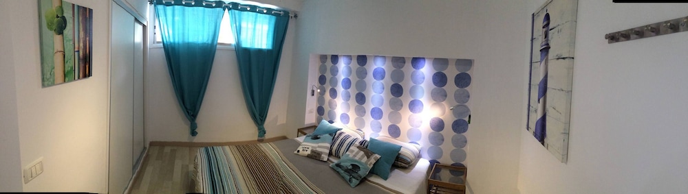 Oceanfront Condo in Playa las Americas With Sea Views