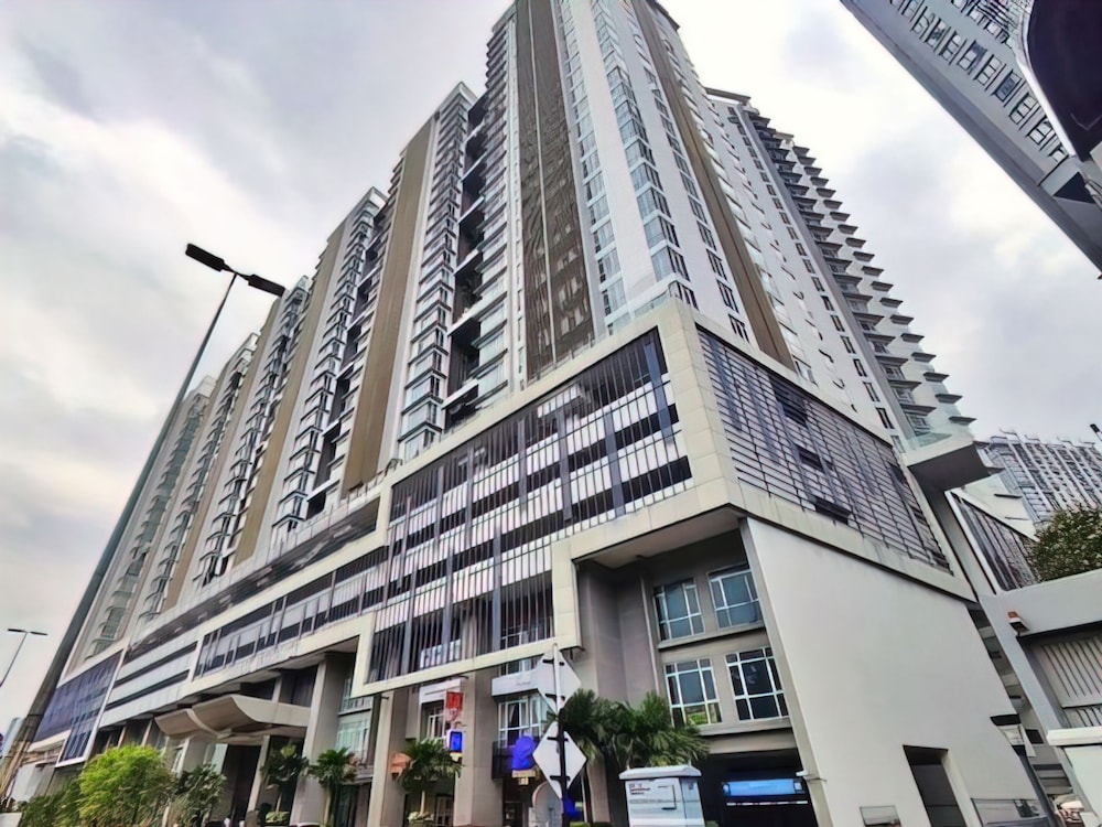 Central Residence - Free Gym Pool