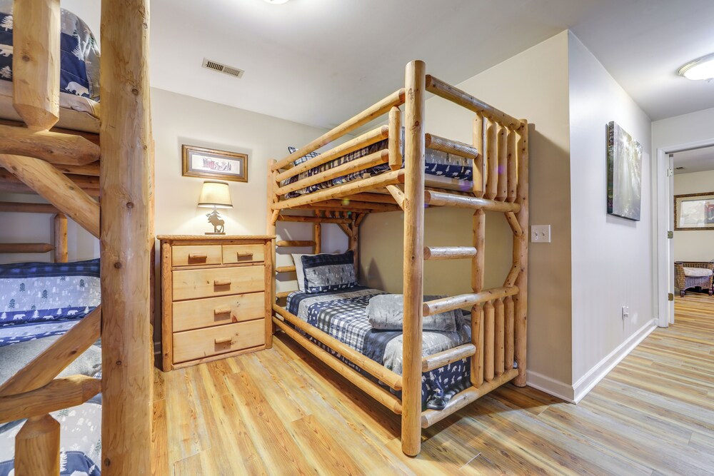 Play & Unwind! Home w/ Hot Tub in Maggie Valley