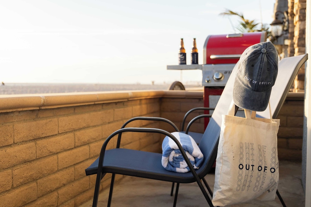 Balboa Breeze by Avantstay Beachfront Retreat + Ocean View