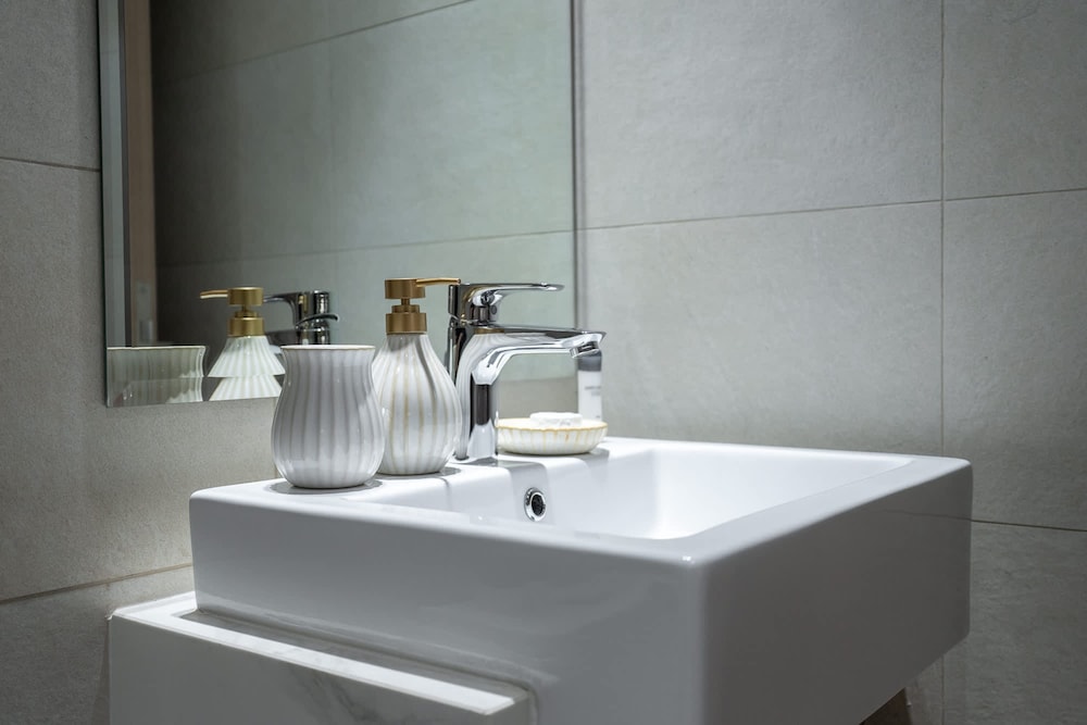 Homey Studio Apartment Perfect for 2 at Azizi Riviera 46