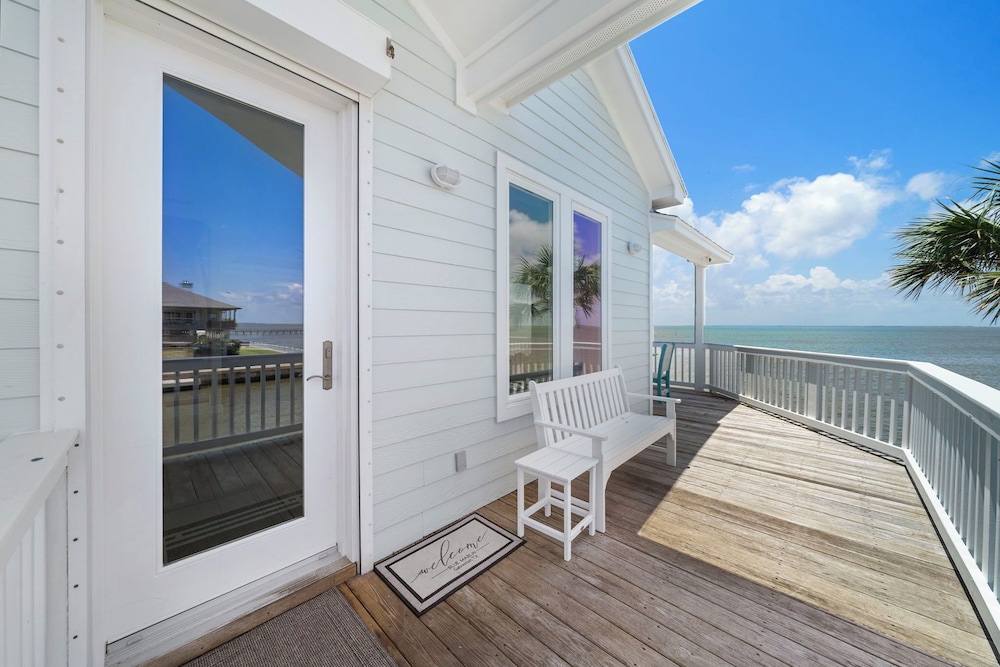 Blue Marlin Bayfront Retreat by Ryson Vacation Rentals