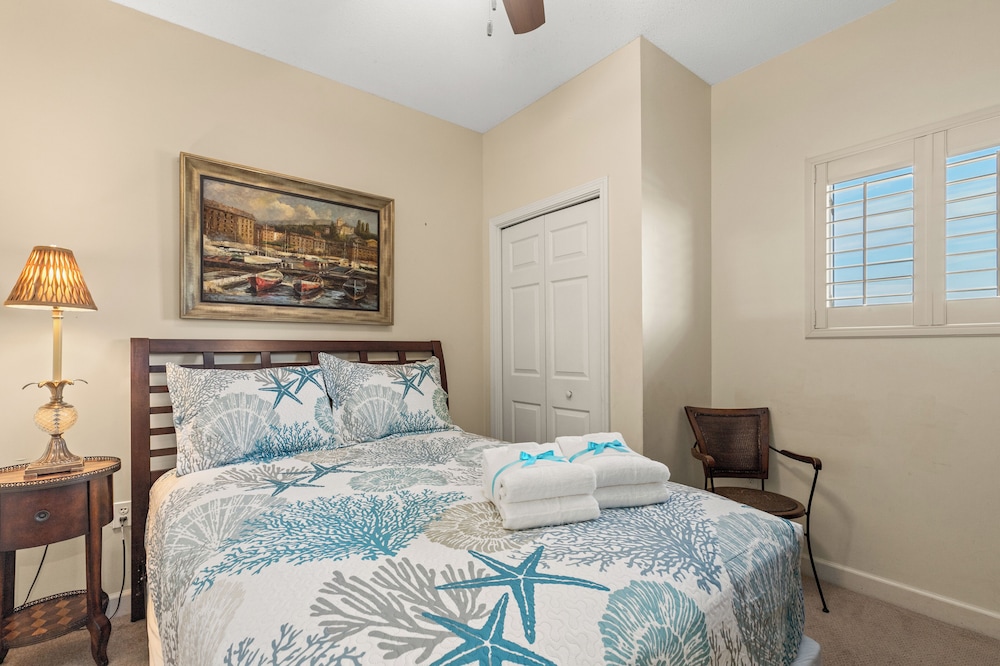 Beachfront Bliss Awaits: 2-bed, 2-bath Condo at Sterling Reef - Sleeps 6!