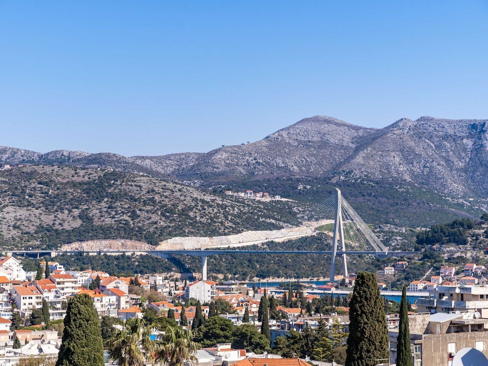 Apartment Dorica - Two Bedroom Apartment With Terrace