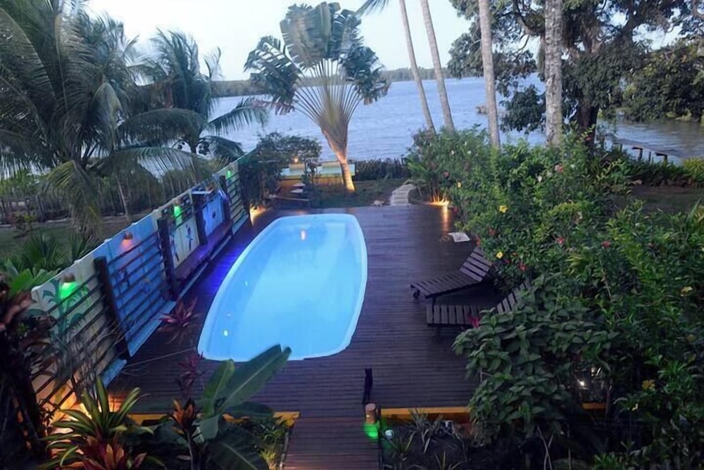 Casa de Temporada Felicidade, 38 Hóspedes, 2 Piscinas, 9 Suítes e 2 Churrasqueiras em Itacaré Bahia