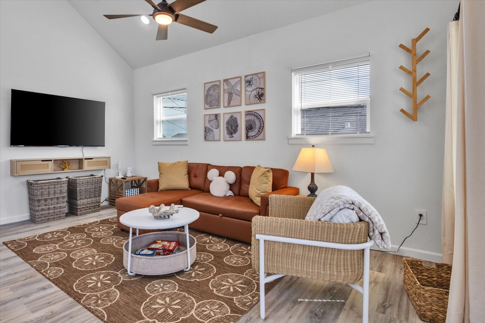 Newly Remodeled Home Minutes From Cruise Terminal