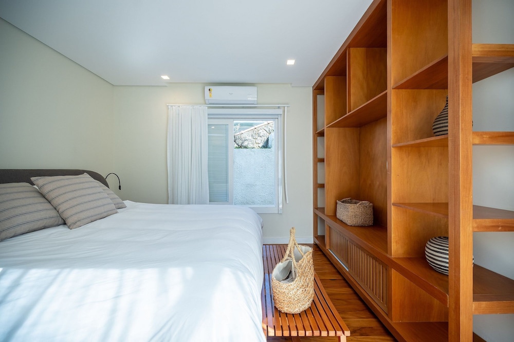 Angra - Mombaça | Mansão Espetacular Beira-Mar, 7 Suites - por Casapē Rio