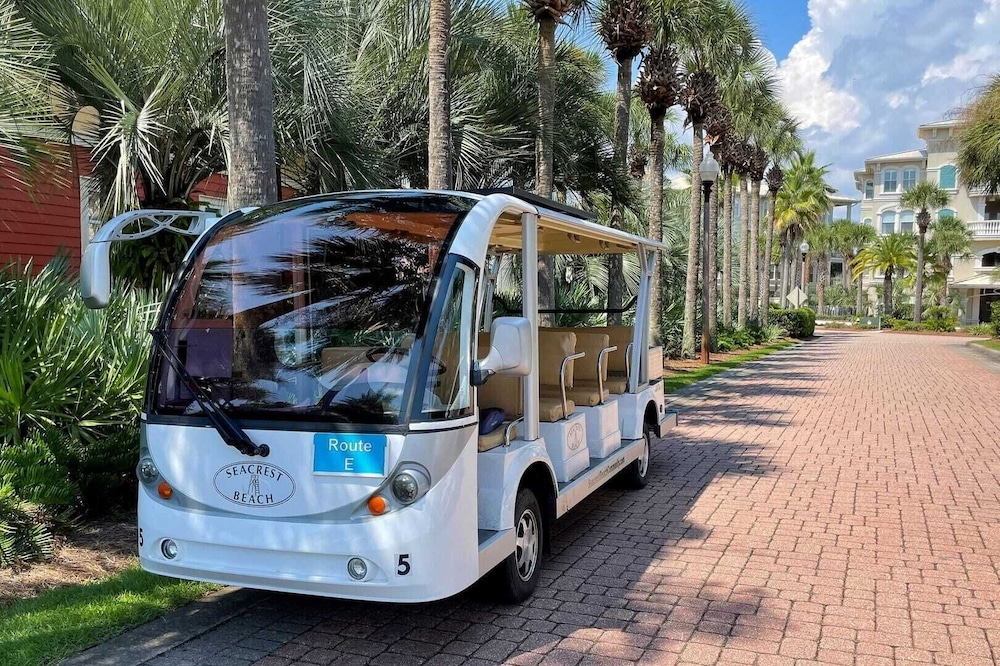Walk to Seacrest Beach, Resort Pool Modern 3bdr Free Wheelin by Avantstay