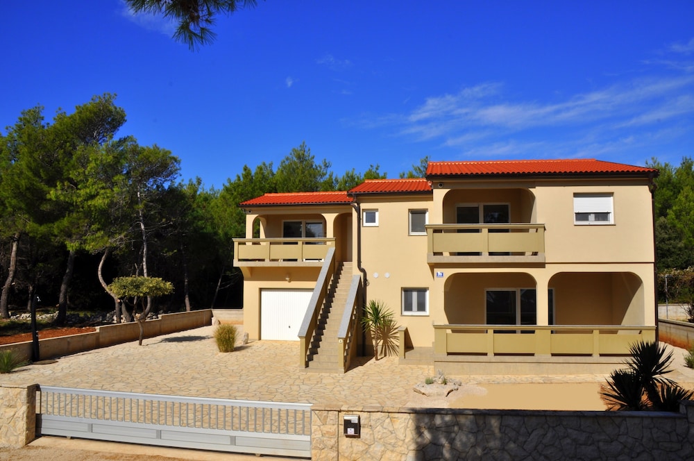 Apartments Laguna