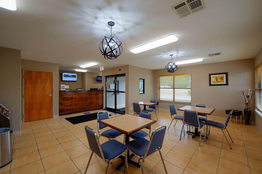 Brentwood Inn & Suites view 2
