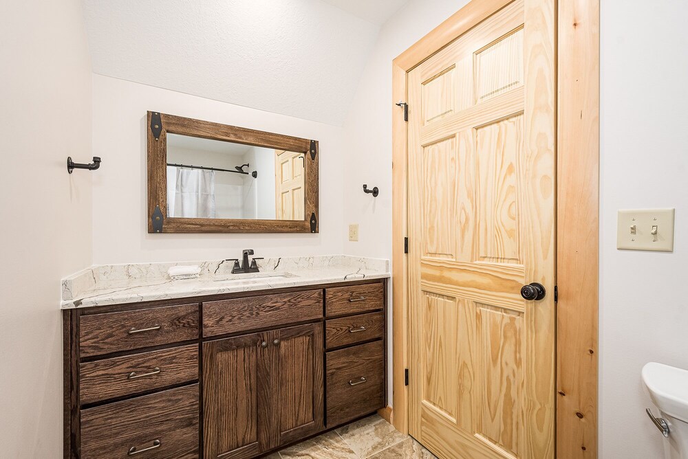 Mountain Crest Lodge - Property Image 14