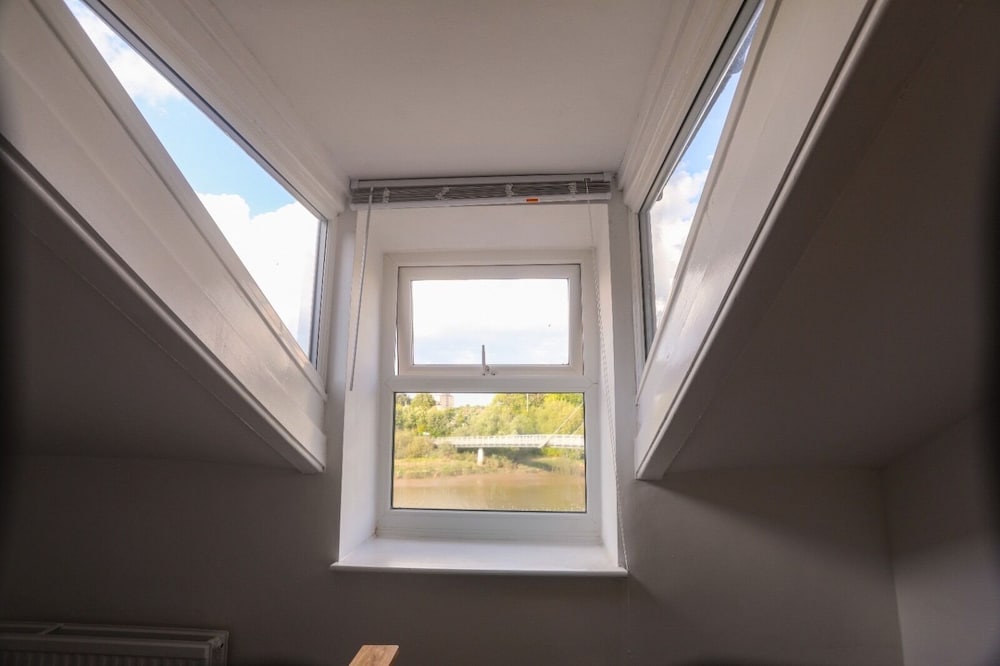 2-bed Apartment, Sleeps 6, 8-min Walk to Centre
