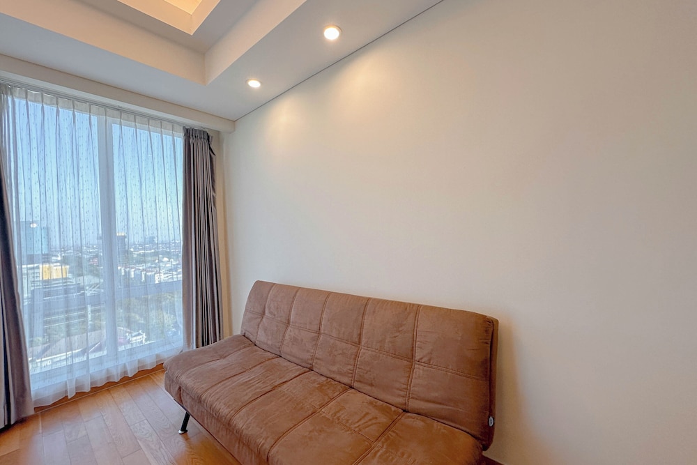 Spacious And Elegant 2Br At One East Penthouse & Residence Apartment