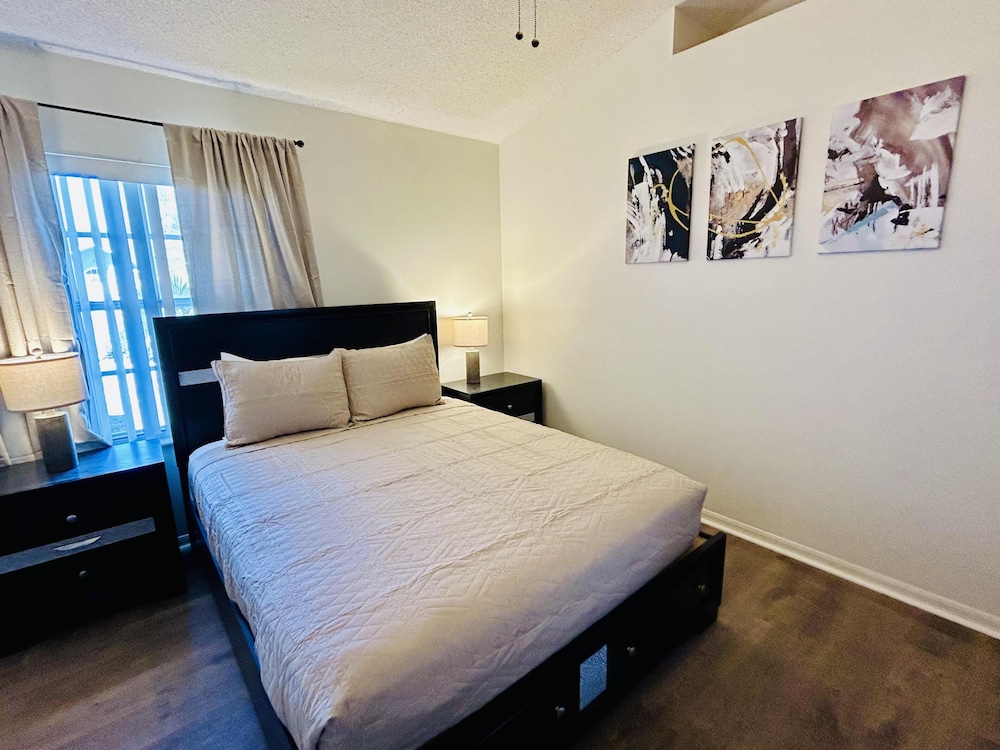 5/3 Vacation Home With a Large Pool Near the Disney Attractions!!