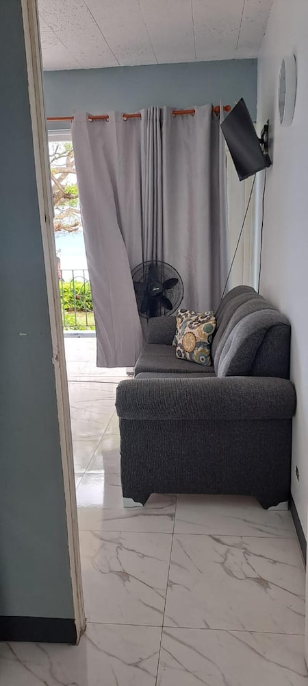 Inviting 1-bed Apartment in Ocho Rios