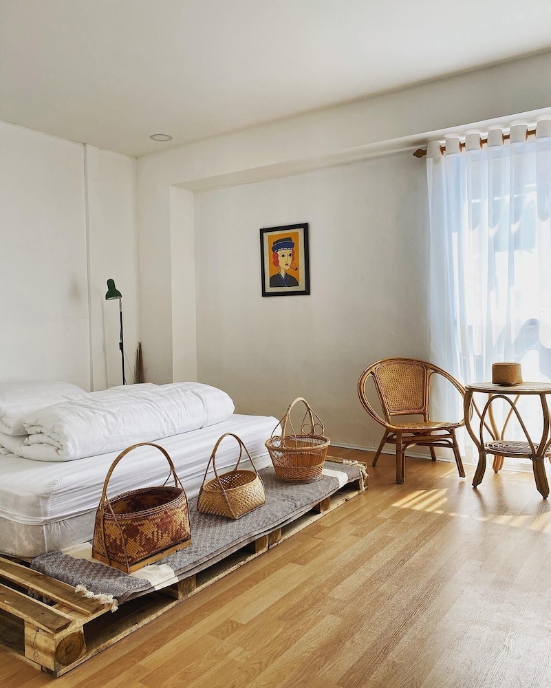 Petit Espace Hostel