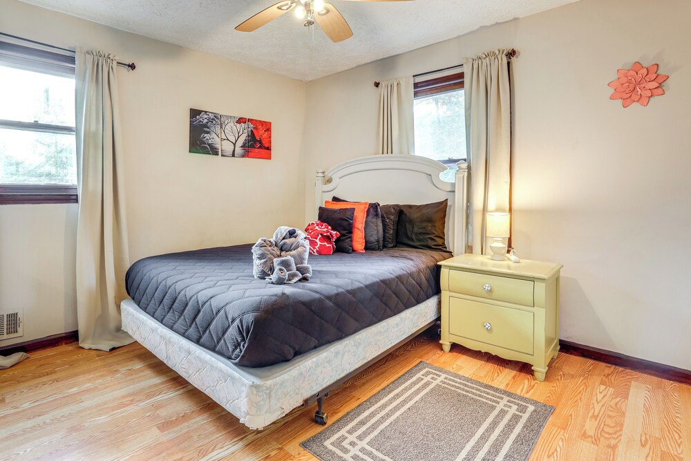 Group Getaway: Spacious Home in Stone Mountain!