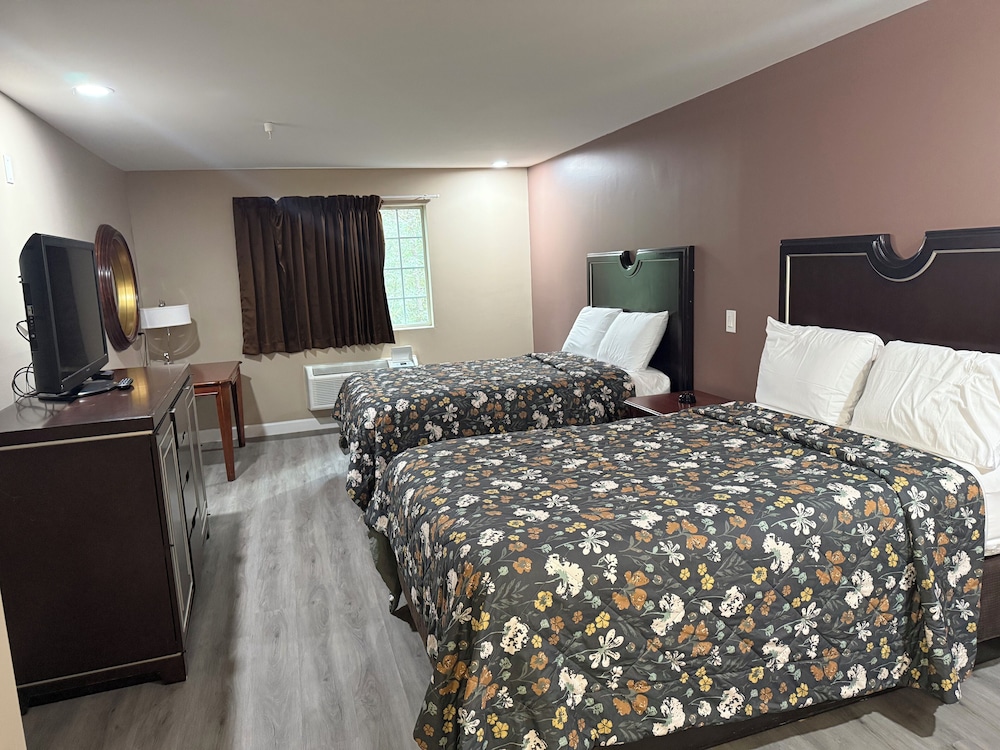 Magnolia Bay Hotel & Suites