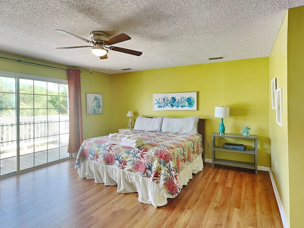 Sea Walk Cottage by Tybee Vacation Rentals