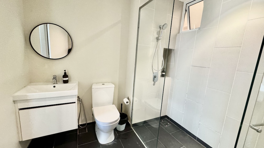 UNA Serviced Apartment by Manatidur
