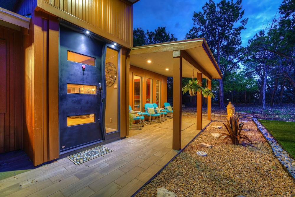 Terracotta Oasis - Wimberley for 30 Guests